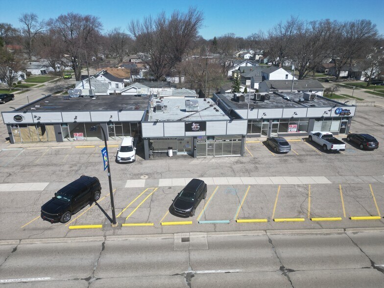 Primary Photo Of 307-341 E 11 Mile Rd, Madison Heights Unknown For Lease
