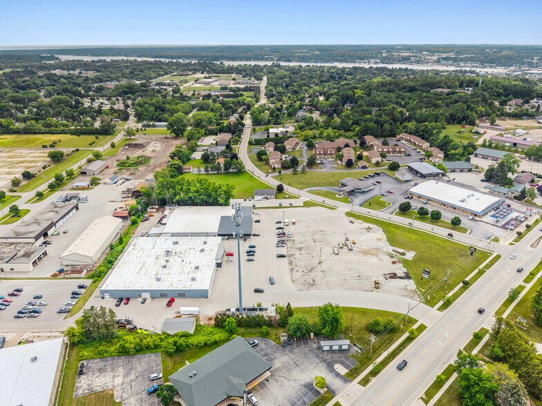 More Photos Of 1019 Egg Harbor Rd, Sturgeon Bay General Retail For Lease