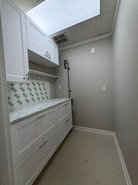 More Photos Of 1140 Independence Ave, Marion Medical For Lease