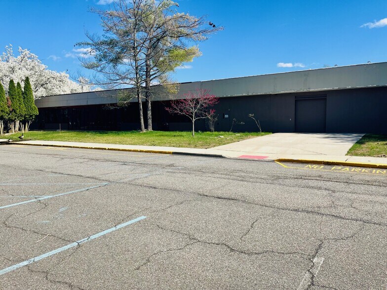 More Photos Of 2000 Cornwall Rd, Monmouth Junction Research And Development For Lease