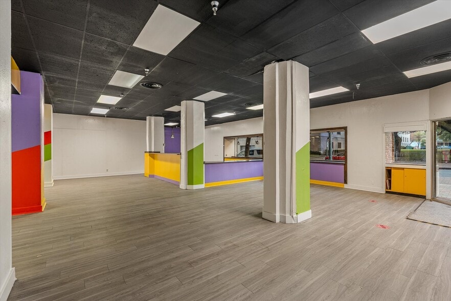 More Photos Of 509 Marshall St, Shreveport Office For Sale