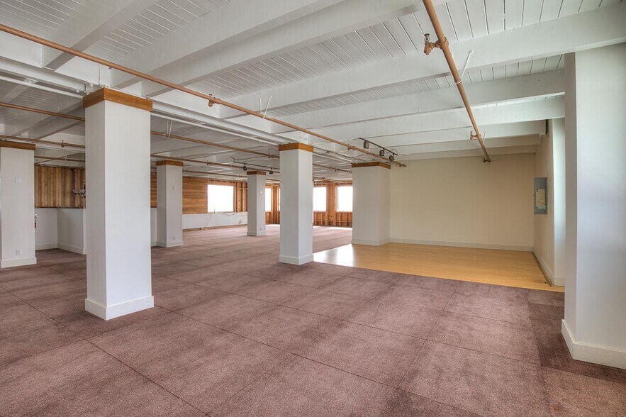 More Photos Of 61 Main St, Pacific Beach Restaurant For Sale