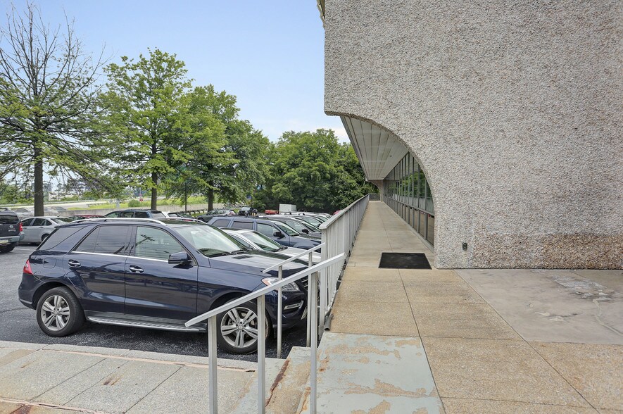 More Photos Of 355 N 21st St, Camp Hill Medical For Lease