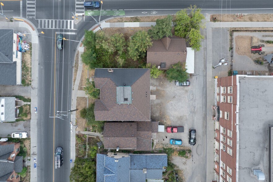 Primary Photo Of 514 Aylmer St N, Peterborough Multifamily For Sale