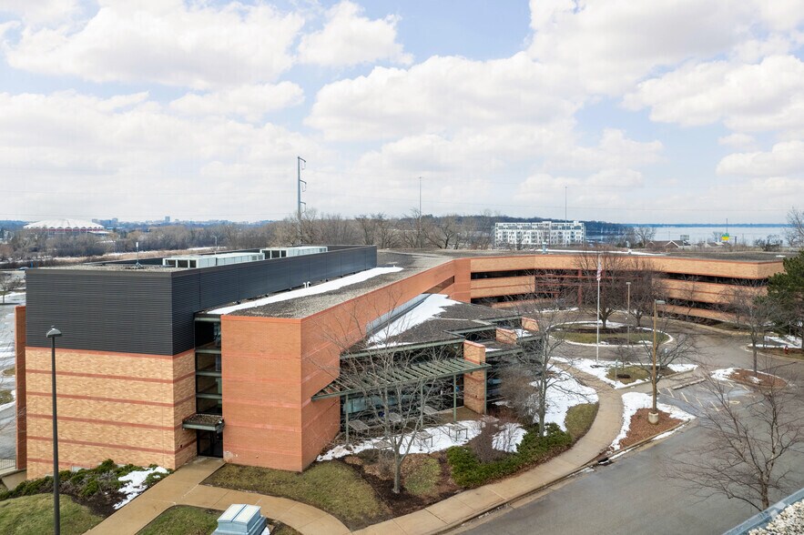 More Photos Of 45 Nob Hill Rd, Madison Office For Lease