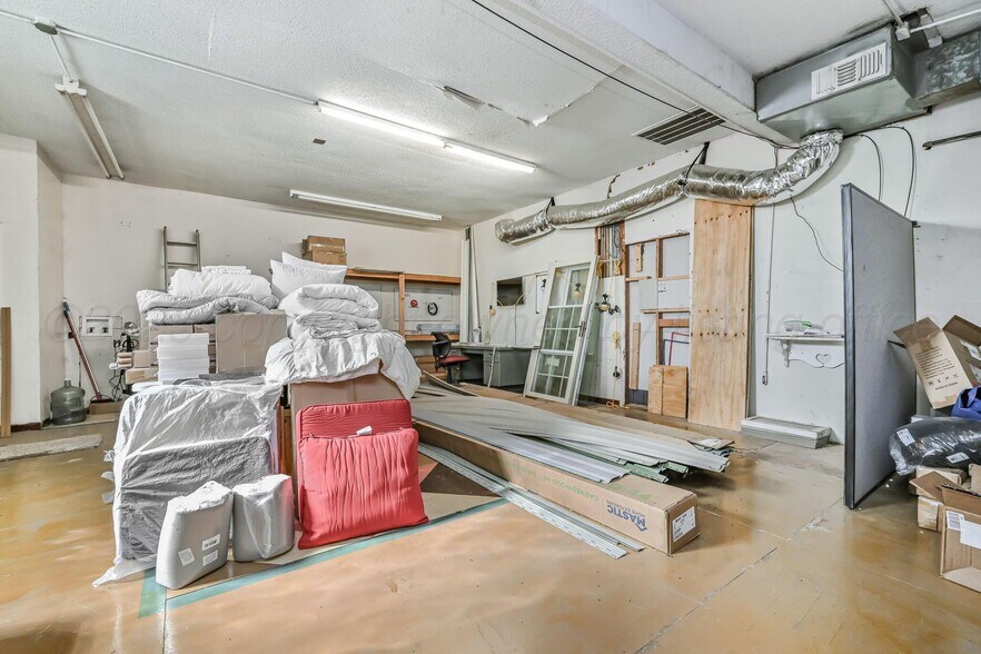 More Photos Of 915 W Wilks St, Pampa Office For Sale