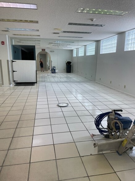 More Photos Of 3110 45th St, West Palm Beach Flex For Lease