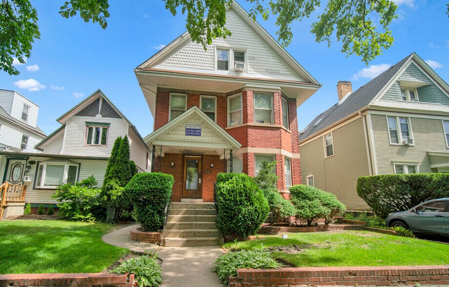 Primary Photo Of 1029 Garnett Pl, Evanston Apartments For Sale