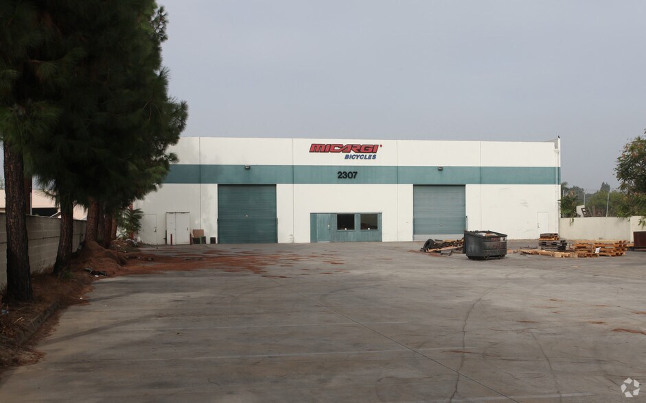 More Photos Of 2307 N Loma Ave, South El Monte Warehouse For Lease