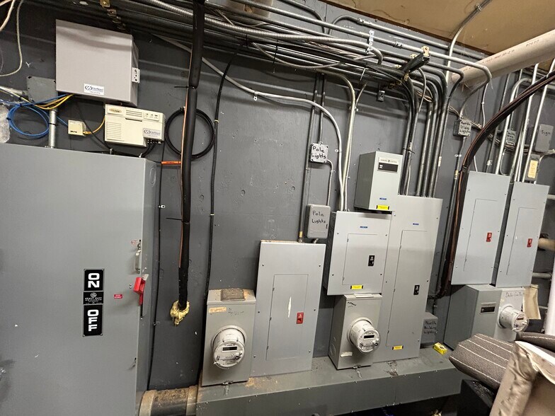 More Photos Of 170 Intrepid Ln, Syracuse Medical For Sale