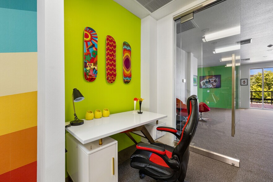 More Photos Of 74399 Hwy 111, Palm Desert Office For Sale