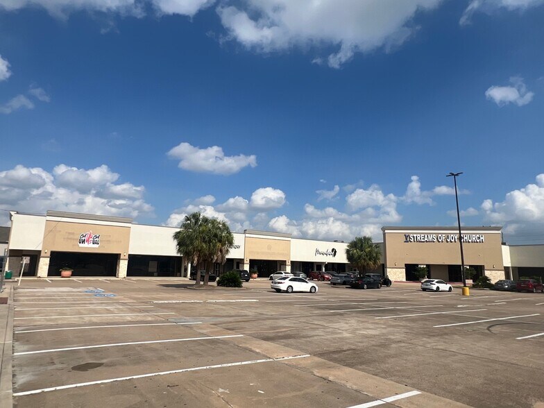 More Photos Of 2703 S Hwy 6, Houston Unknown For Lease