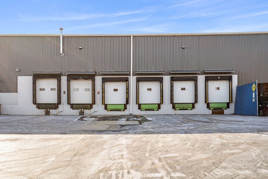 More Photos Of 218-222 Highland Ave, Salem Warehouse For Lease