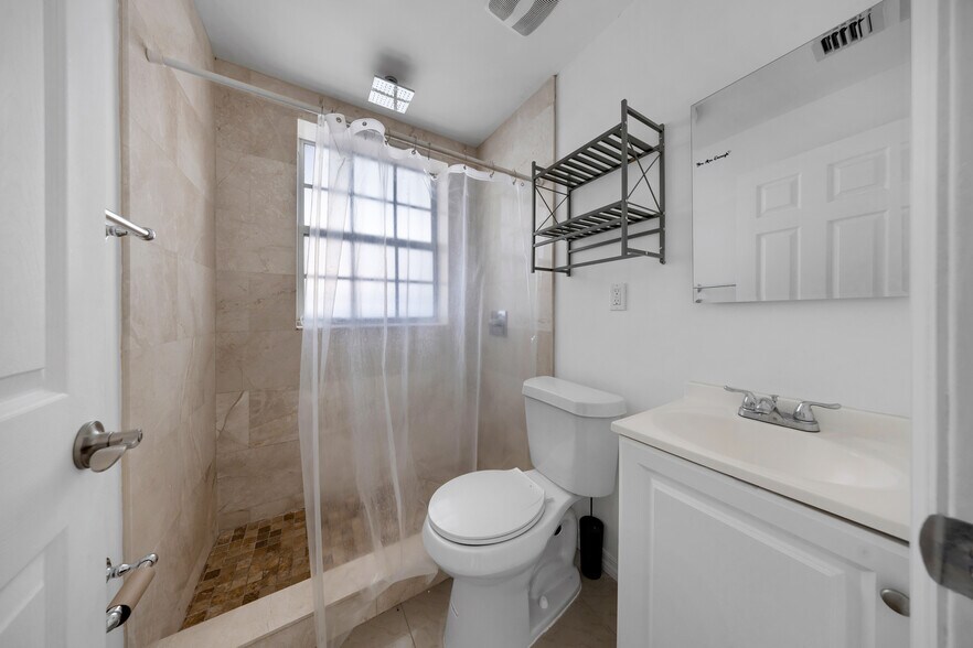 More Photos Of 236 NE 28th St, Miami Apartments For Sale