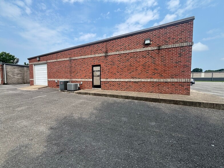 More Photos Of 109 Threet Industrial Rd, Smyrna Flex For Lease