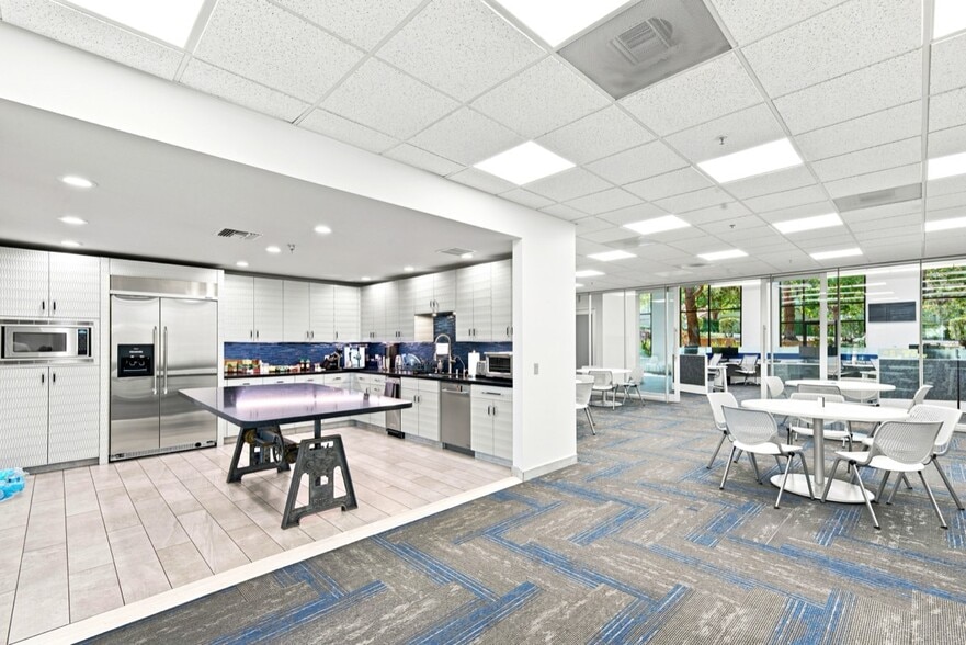 More Photos Of 815 Camarillo Springs Rd, Camarillo Office For Sale