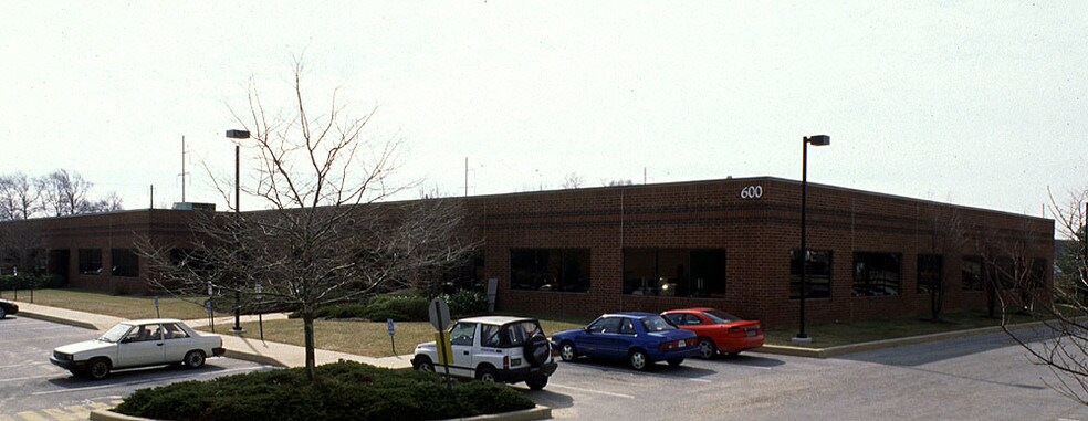 More Photos Of 100 White Clay Center Dr, Newark Unknown For Lease