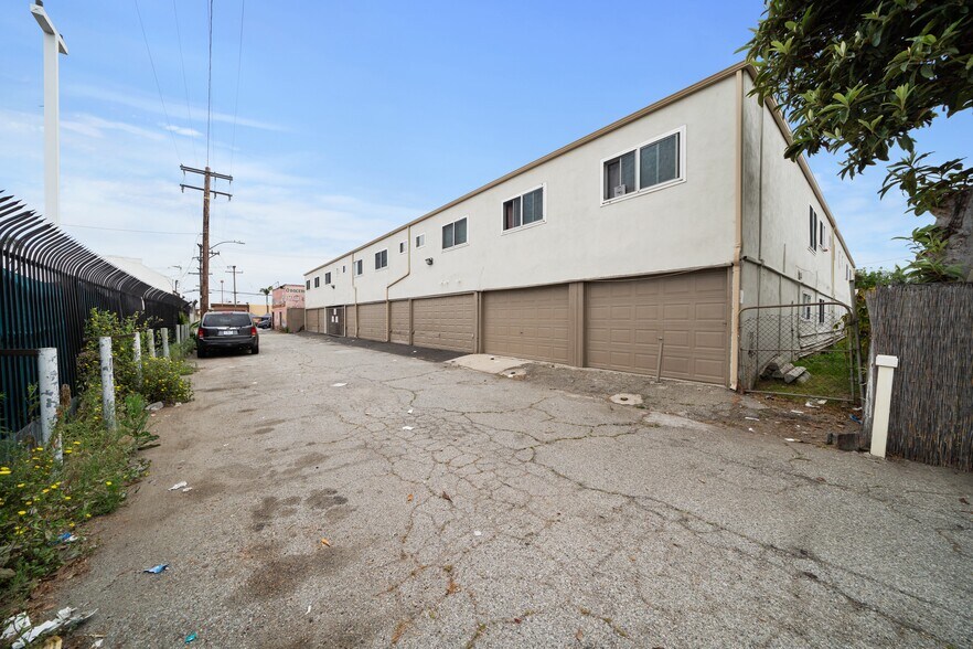More Photos Of 10720 Burin Ave, Lennox Apartments For Sale