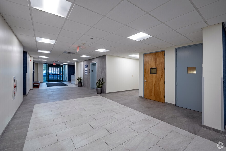 More Photos Of 6 Technology Dr, Setauket Unknown For Lease