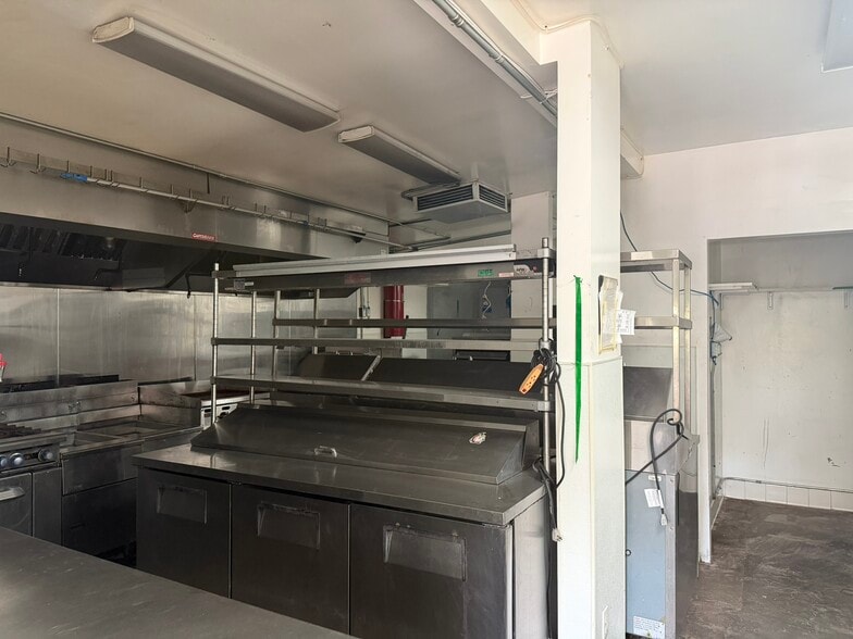 More Photos Of 1201-1205 N La Brea Ave, West Hollywood Restaurant For Lease