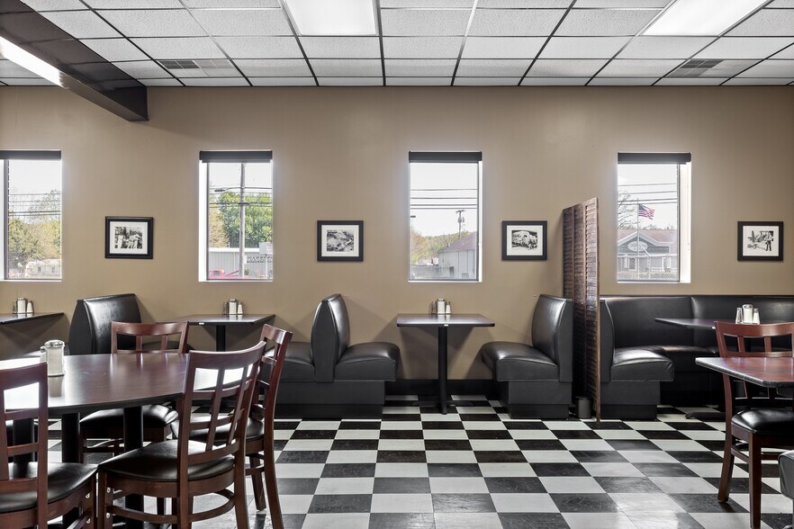 More Photos Of 8855 Dayton Pike, Soddy Daisy Restaurant For Lease