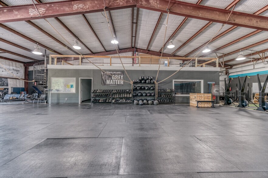 More Photos Of 301 Center Court Dr, Bridgeport Warehouse For Sale