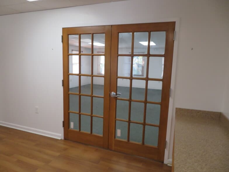 More Photos Of 3231-3233 Superior Ln, Bowie Medical For Lease