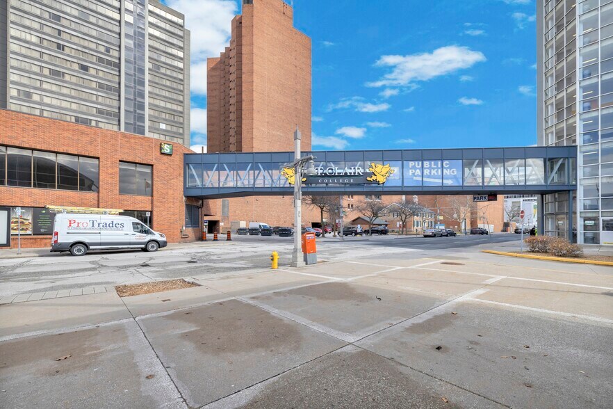 More Photos Of 333 Riverside Dr W, Windsor Office For Lease