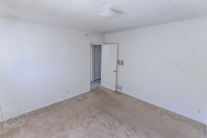More Photos Of 14716 Magnolia Blvd, Sherman Oaks Apartments For Sale