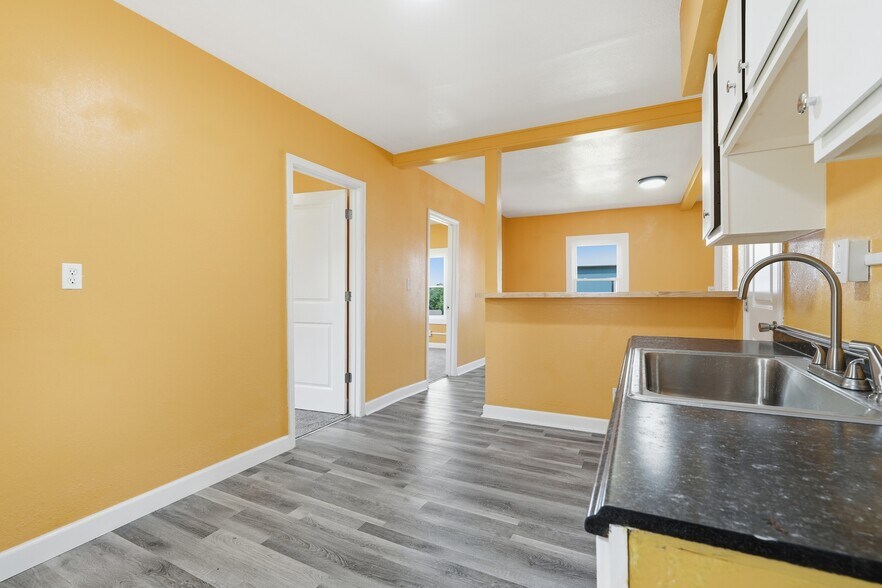 More Photos Of 10907 E 87th St, Raytown Multifamily For Sale