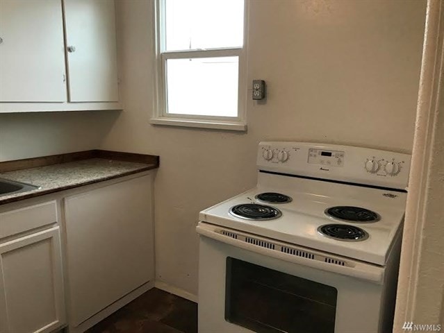 More Photos Of 23 Basin St SW, Ephrata Storefront Retail Residential For Lease