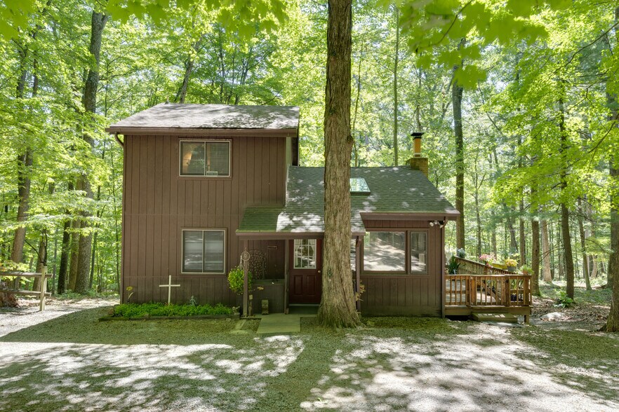 Primary Photo Of 11 Mountainside Dr, Berkeley Springs Specialty For Sale