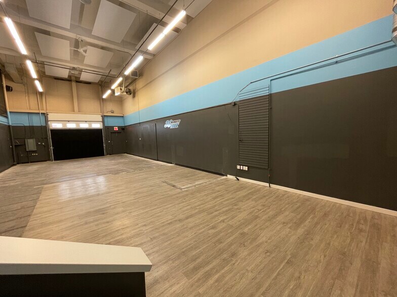 More Photos Of 12110 40th St SE, Calgary Warehouse For Sale