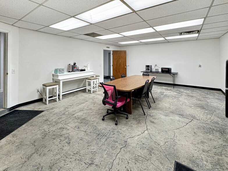 More Photos Of 1728 Sadler St, Sandusky Warehouse For Sale