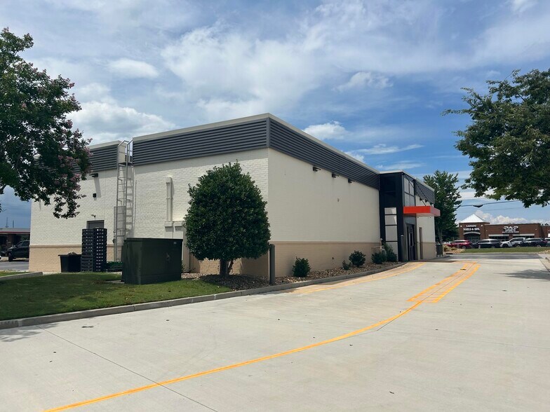 More Photos Of 1466 Woodruff Rd, Greenville Fast Food For Sale