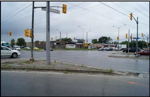 More Photos Of 2280-2300 Dixie Rd, Mississauga Flex For Lease