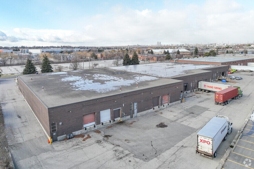 More Photos Of 110 Torbay Rd, Markham Warehouse For Lease