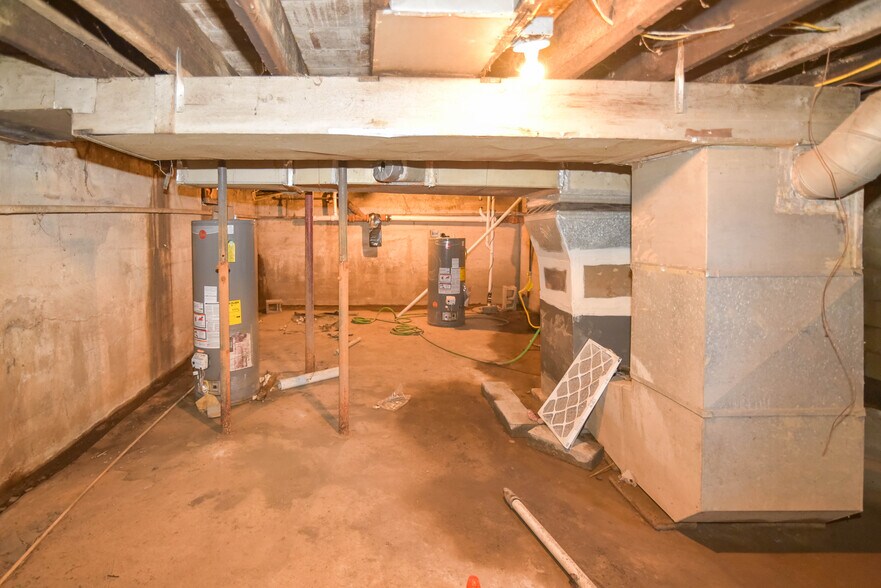 More Photos Of 3 Market St, Aberdeen Multifamily For Sale