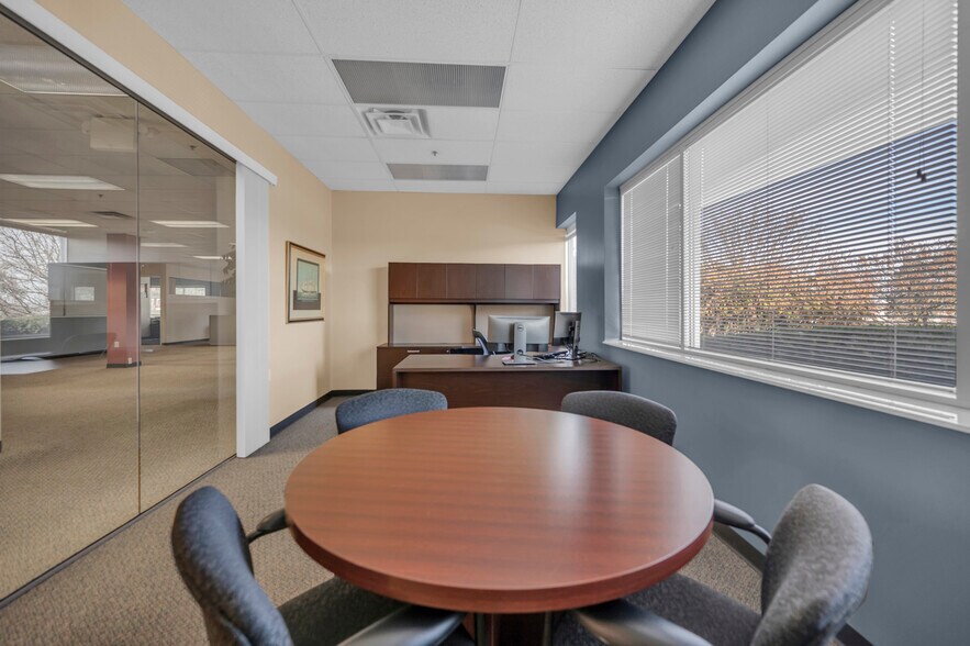 More Photos Of 1445 Kemper Meadow Dr, Cincinnati Loft Creative Space For Sale