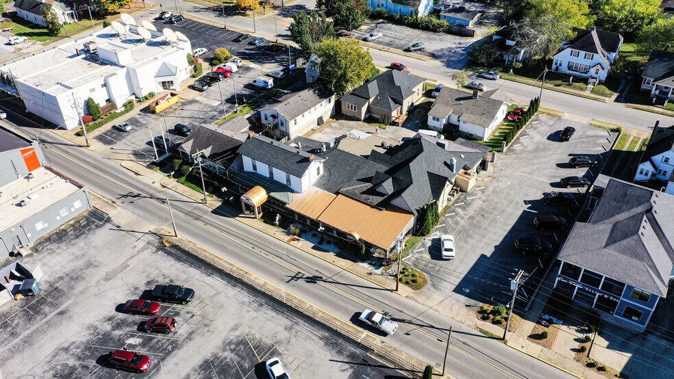 More Photos Of 1026-1038 Chestnut St, Bowling Green Restaurant For Sale