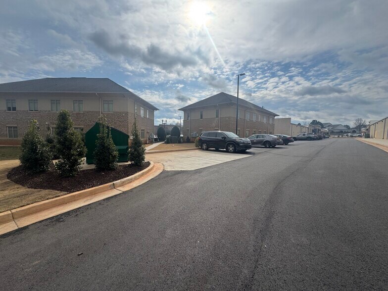 More Photos Of 110 Harmony Crossing, Eatonton Medical For Lease