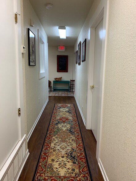More Photos Of 207 Lake Rd, Belton Office For Lease