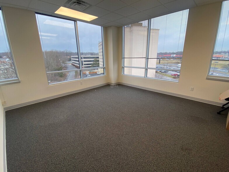 More Photos Of 590 Naamans Rd, Claymont Office For Lease
