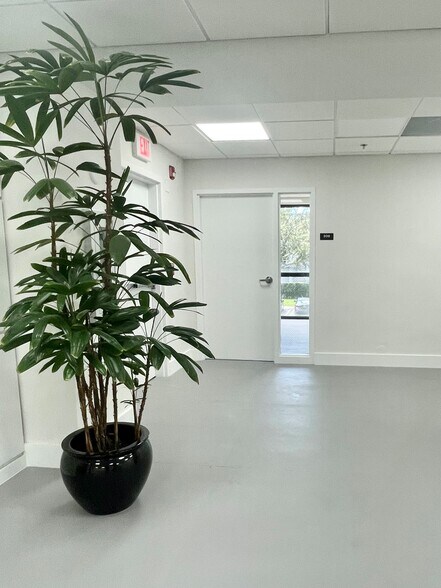 More Photos Of 7925 NW 12th St, Doral Unknown For Lease