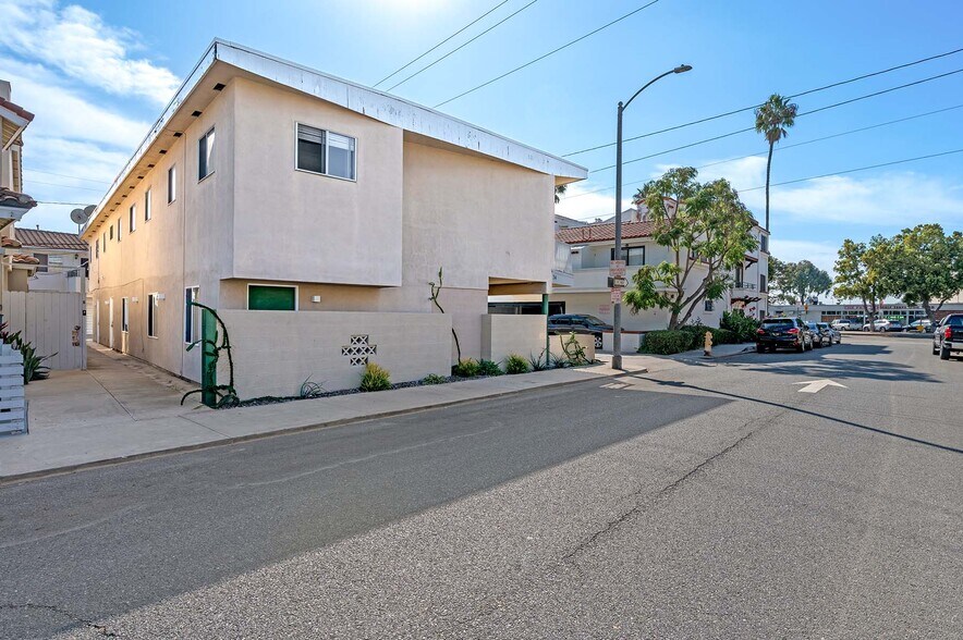 More Photos Of 24 Roswell Ave, Long Beach Apartments For Sale