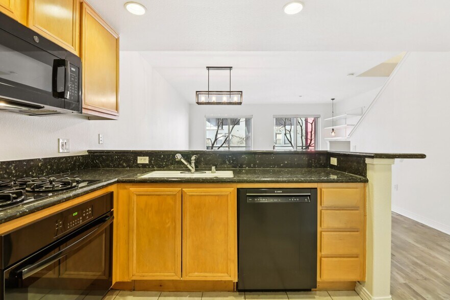 More Photos Of 1501 India St, San Diego Apartments For Sale