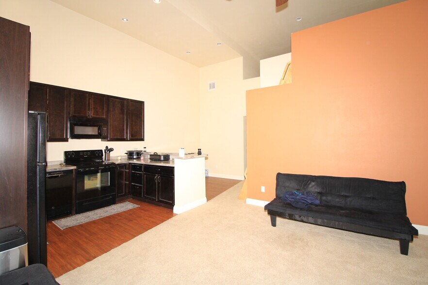 More Photos Of 11 S Main St S, Crosby Apartments For Sale