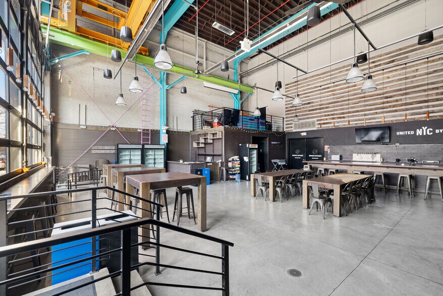 More Photos Of 215 47th St, Brooklyn Warehouse For Lease