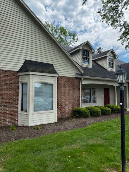 More Photos Of 59 D Monroe Ave, Pittsford Medical For Lease
