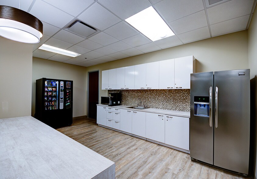 More Photos Of 5900 S Lake Forest Dr, McKinney Office For Lease